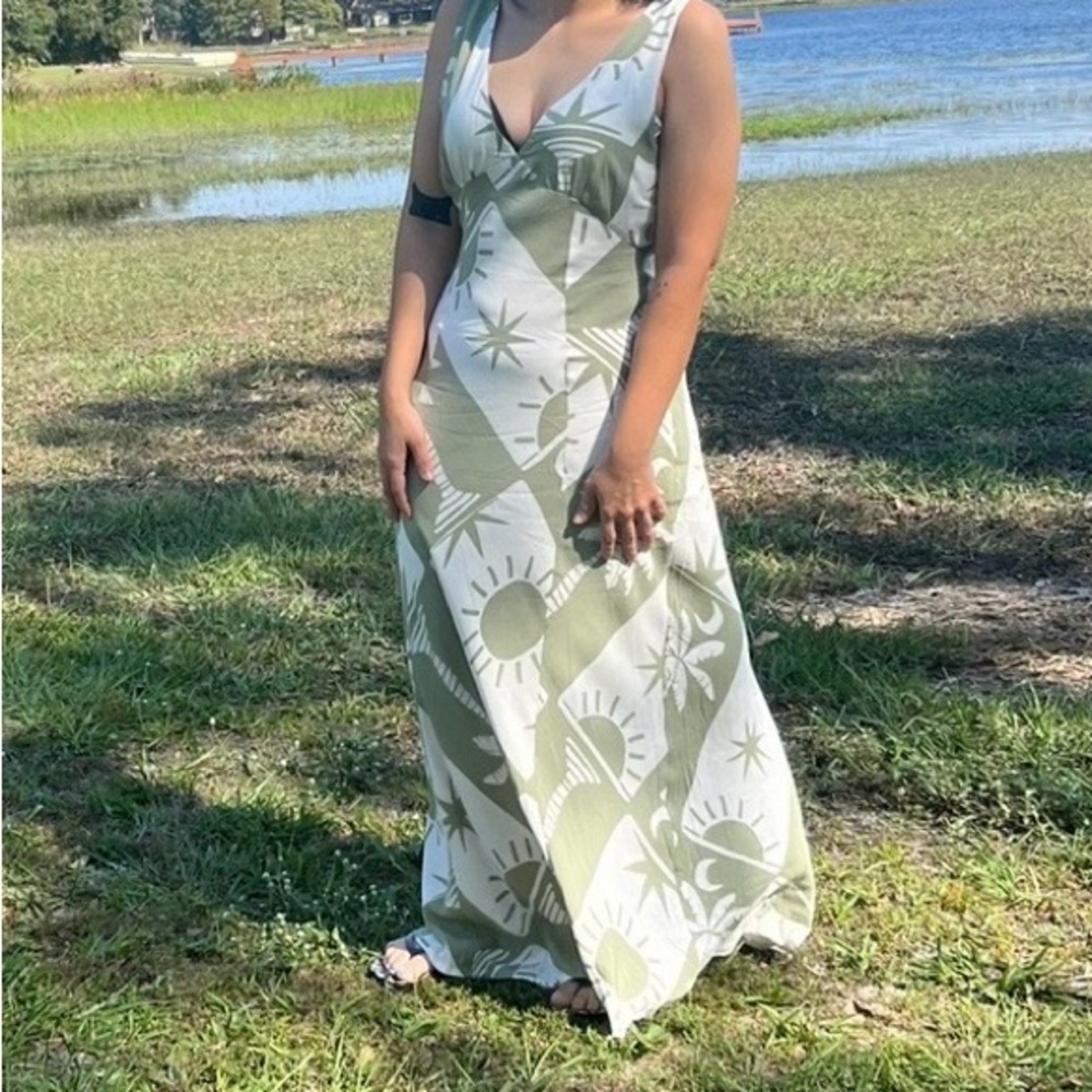Sleeveless V-Neck Olive & White Maxi Dress